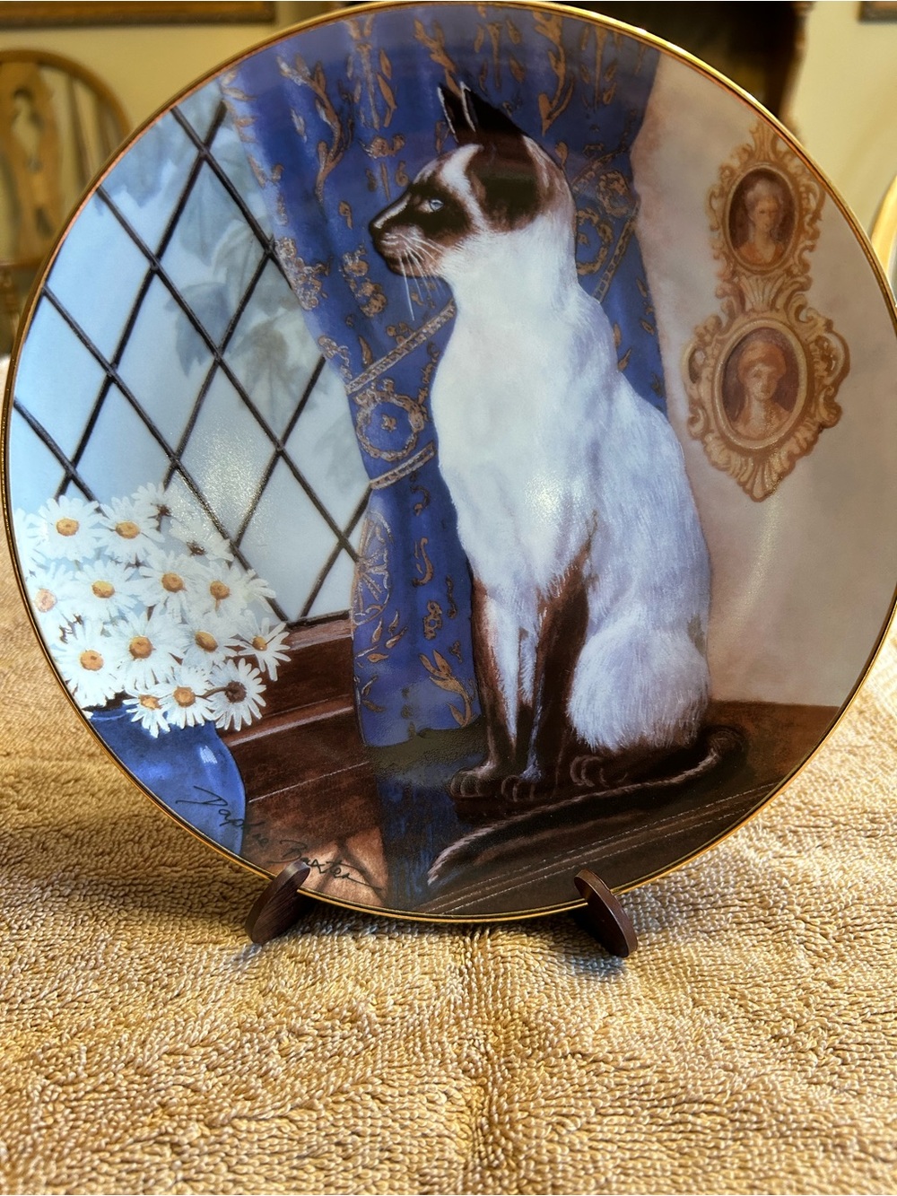 Franklin Mint Siamese Cat Plate , Statuesque